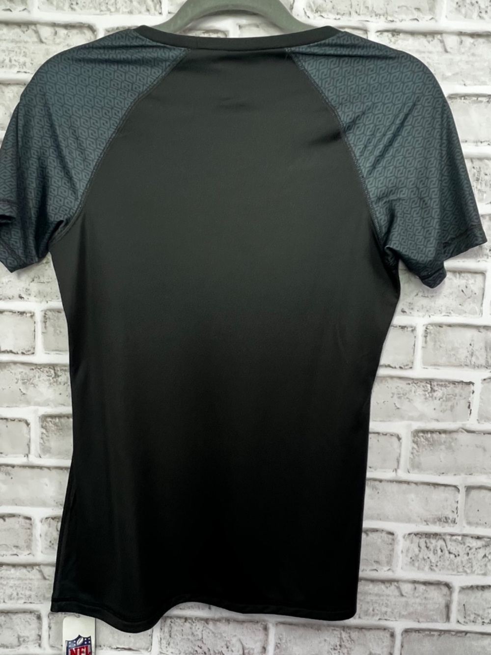 NWT🤩 |•NFL TEAM•| Minnesota Vikings Shirt Size Small - Picture 2 of 5